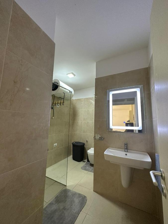 Luxury Apartment *